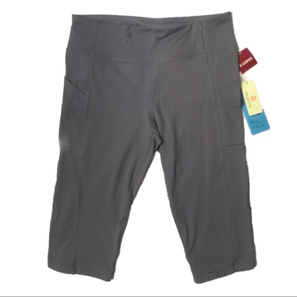 Women's Gym Outfit - Picture 3 of 4